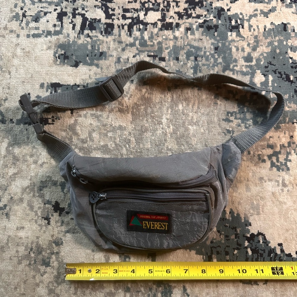 Vintage Everest Black 3-Compartment Fanny Pack vintage 90s nostalgia hiking euc